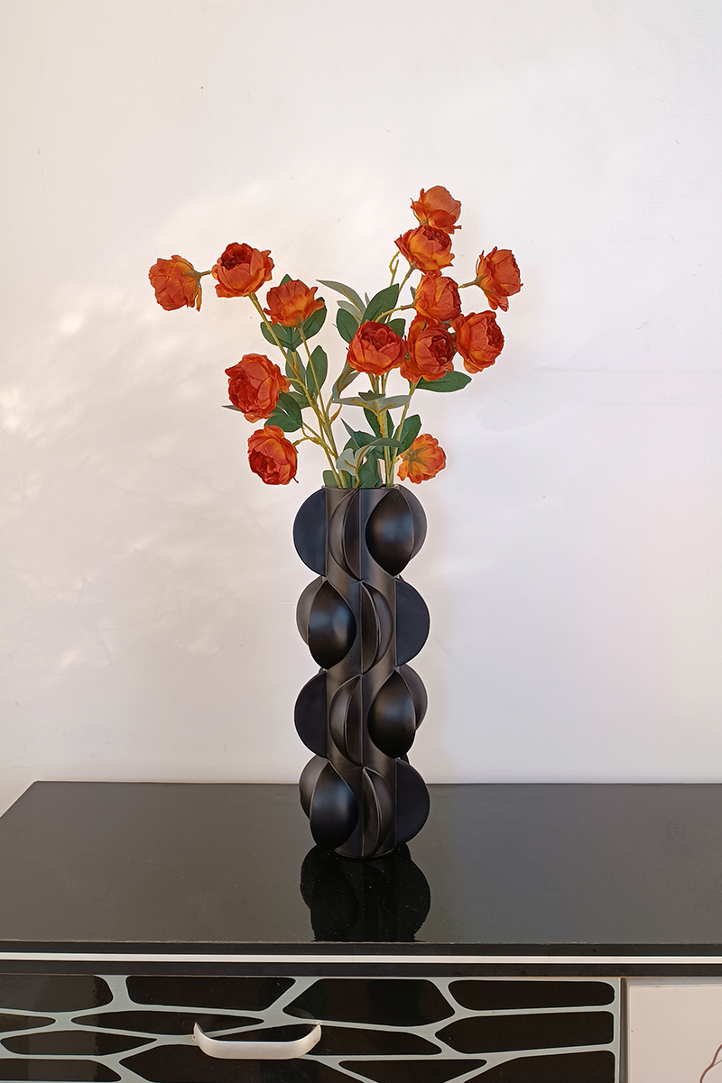 Abstract White Art Vase – Niche Decorative Accent for Modern Spaces - Image 4