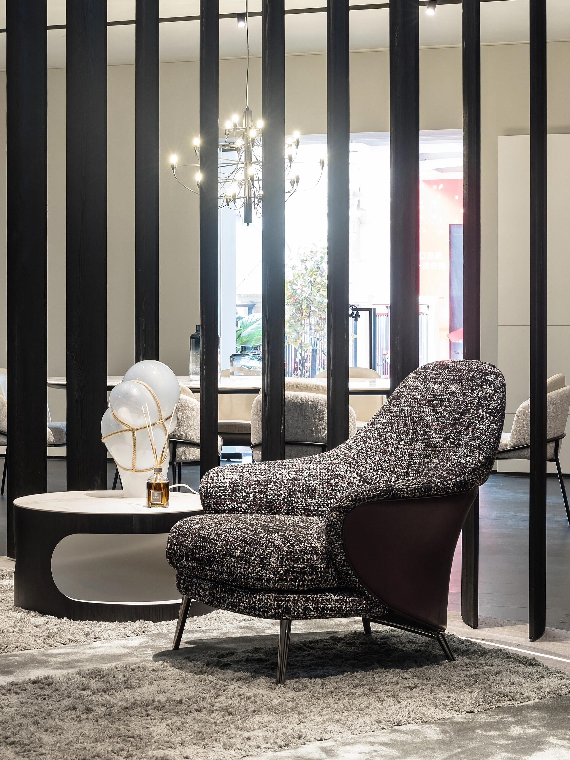 Italian Designer Tiger Chair - Image 2