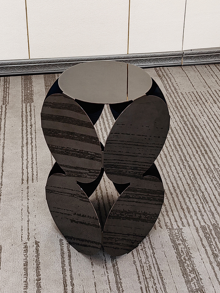 Italian Wasabi-Style Edge Table – Stainless Steel Round Accent - Image 4