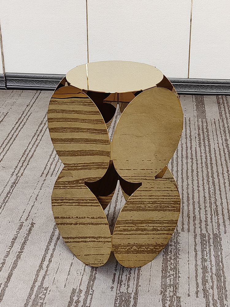 Italian Wasabi-Style Edge Table – Stainless Steel Round Accent - Image 5