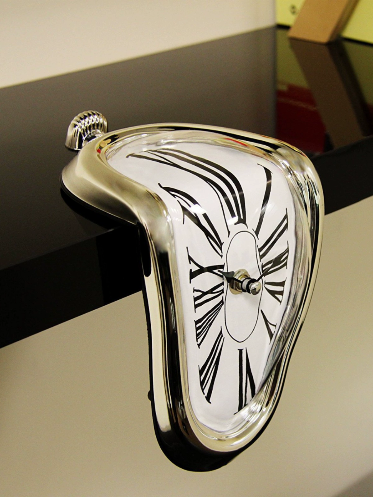 DaliDrip Roman Table Clock